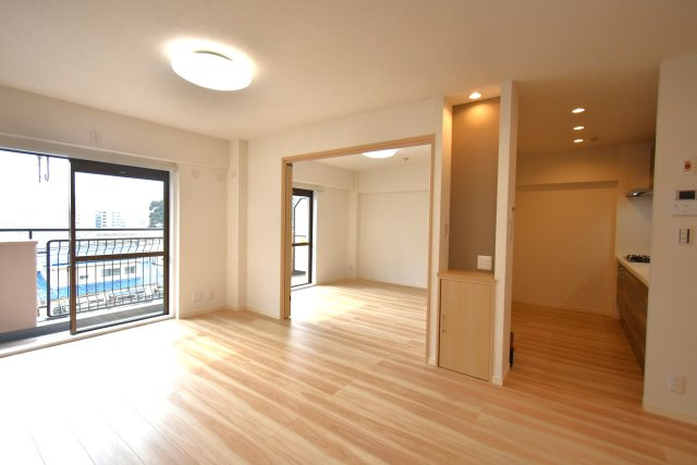 南向き・ヴェルドミール支倉の居間・リビング