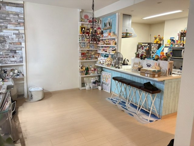 川口市西川口４丁目の中古マンションの居間・リビング