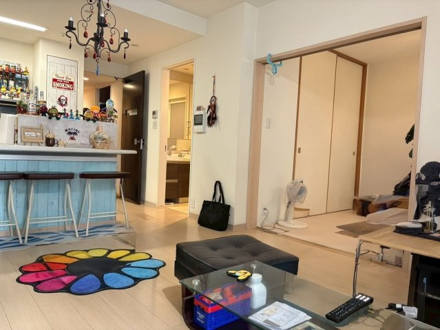 川口市西川口４丁目の中古マンションの居間・リビング