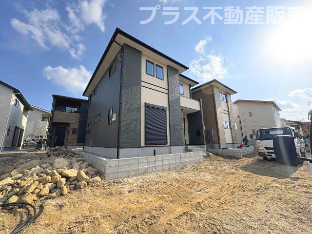 【外観】 | 糟屋郡宇美町宇美中央1丁目3期　4号棟（全6棟）【仲介手数料無料・0円】 | 現地写真。プラス不動産販売なら、現場の全ての棟をまとめてご見学頂けます。