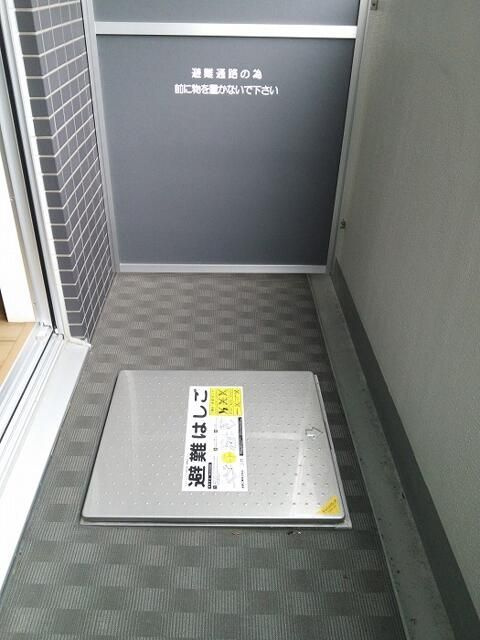 ステージグランデ東池袋駅前のバルコニー