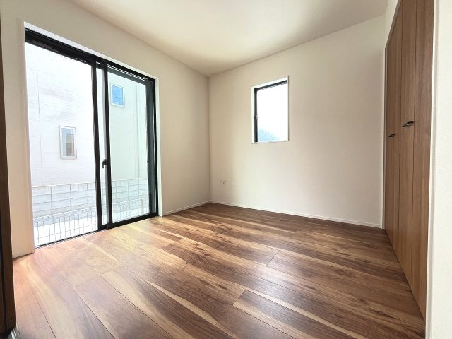 【洋室】 | 糟屋郡宇美町宇美中央1丁目3期　5号棟（全6棟）【仲介手数料無料・0円】 | 現地写真。1階洋室です。