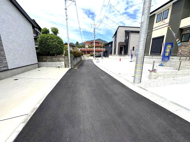 【その他】 | 糟屋郡宇美町宇美中央1丁目3期　5号棟（全6棟）【仲介手数料無料・0円】 | 現地写真。前面道路です。