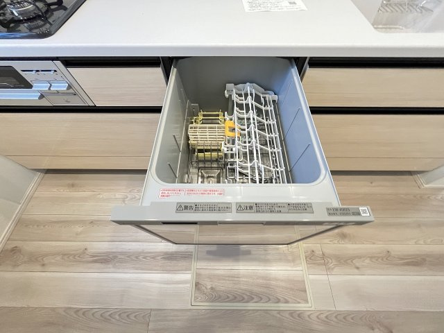 【キッチン】 | 糟屋郡宇美町宇美中央1丁目3期　5号棟（全6棟）【仲介手数料無料・0円】 | 施工例。施工例は完成時と異なる場合があります。