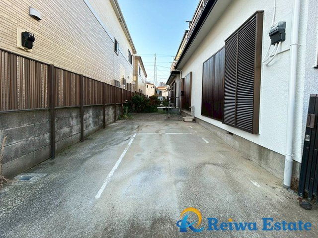 中古戸建　茅ヶ崎市萩園の駐車場