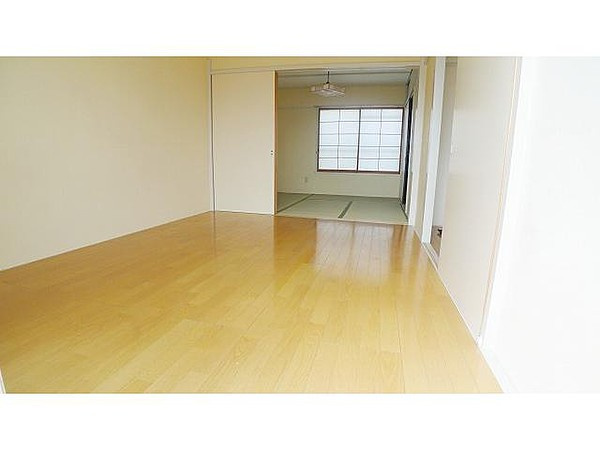 城東ハイツの居間・リビング|おしゃれな居間です