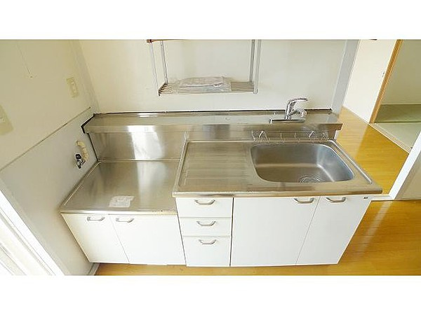 城東ハイツのキッチン|お料理しやすいキッチンです