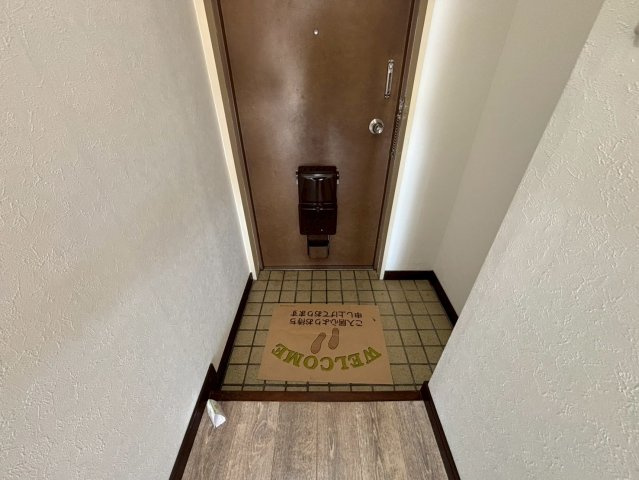 ダイヤマンションの玄関