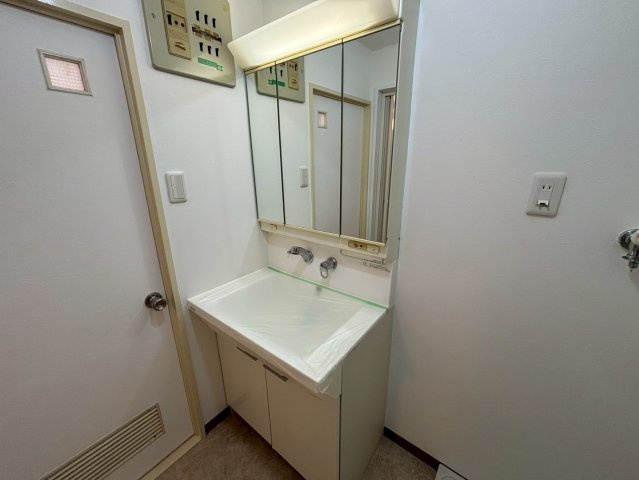 ダイヤマンションの独立洗面台