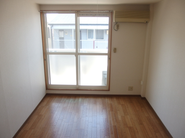 サープラス大樹寺Ｂの洋室