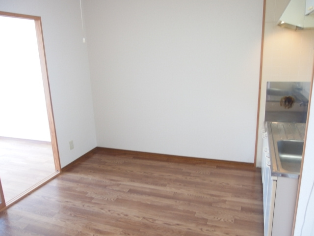 サープラス大樹寺Ｂの居間・リビング