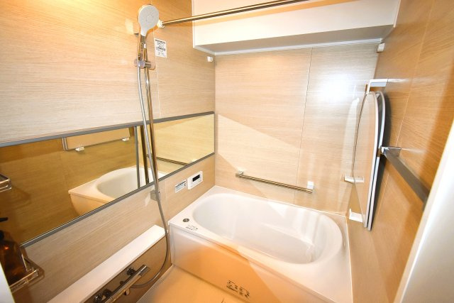 ナイスアーバン鶴ケ谷ヒルズの浴室