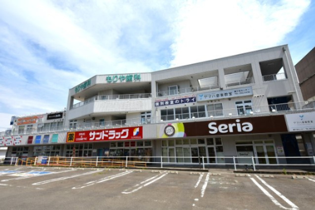 ナイスアーバン鶴ケ谷ヒルズの周辺|サンドラッグ鶴ケ谷店・・・徒歩15分
セリア鶴ケ谷店・・・徒歩15分