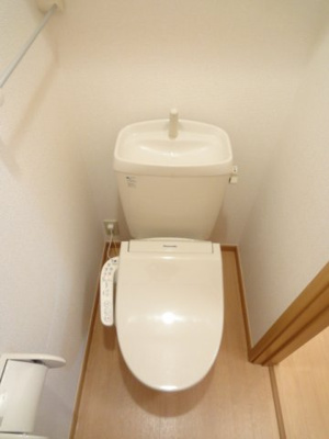 【トイレ】 | Ｍ・ラフィネ・ロジュマンＡ | コンパクトで使いやすいトイレです