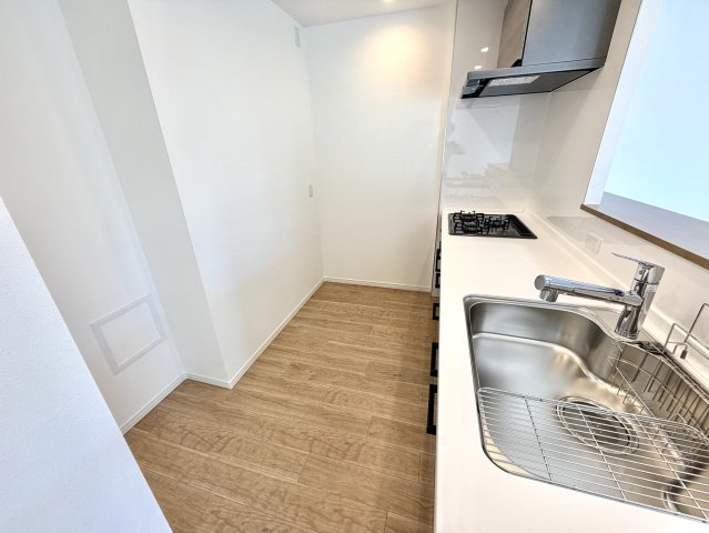 【キッチン】 | 【新規リフォーム】BELISTA吉島 | 人気のカウンターキッチン。背面スペースが広いので、大型冷蔵庫を置いても大丈夫！