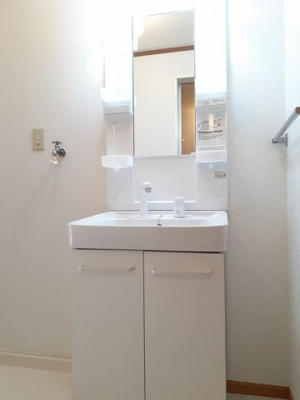 【洗面所】 | シェーネスハウゼ | 忙しい朝には欠かせない洗面所です