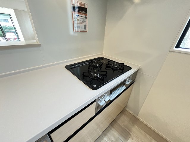 【キッチン】 | 糟屋郡宇美町宇美中央1丁目3期　6号棟（全6棟）【仲介手数料無料・0円】 | 施工例。施工例は完成時と異なる場合があります。