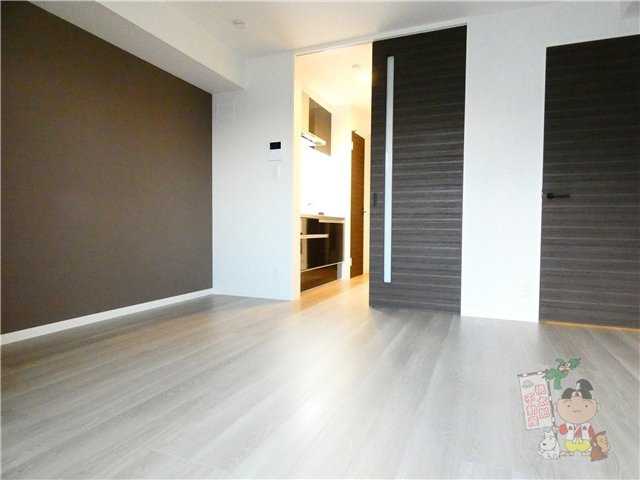 エステイ学南町の居間・リビング