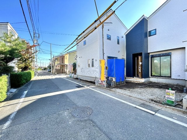練馬区春日町５丁目　新築一戸建　都営大江戸線　練馬春日町の前面道路含む現地写真