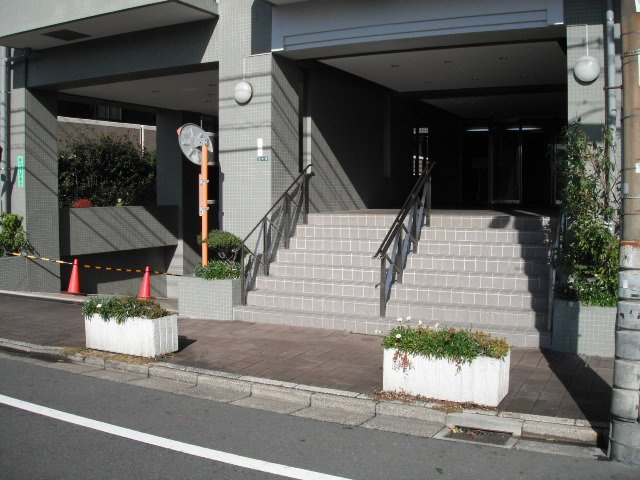 ラシャンス立花のエントランス