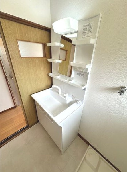 阿野町借家の洗面所