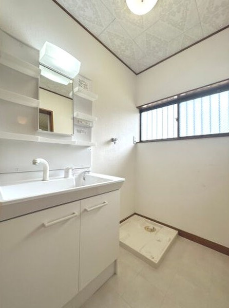 阿野町借家の洗面所