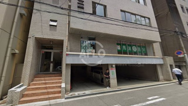 丸五ビルのロビー|ゆとりのあるロビーです