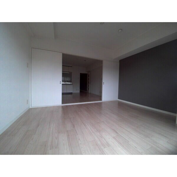 日宝アドニス塩屋の洋室