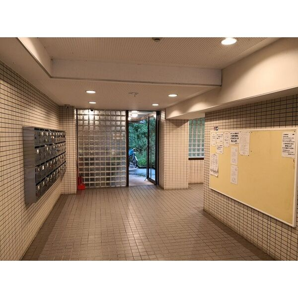 日宝アドニス塩屋のロビー