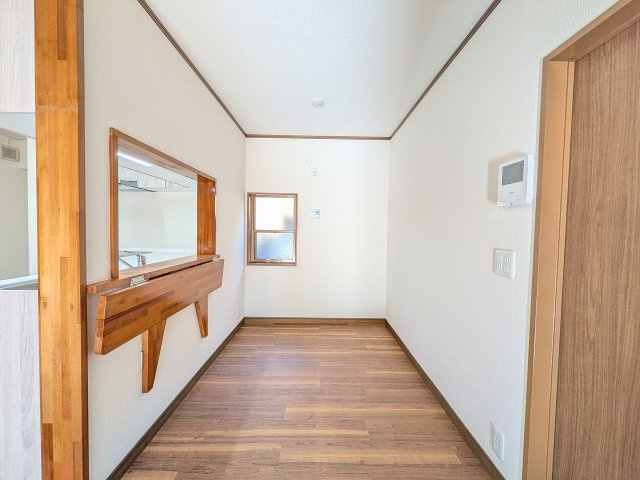 八王子市　川町　中古戸建ての内装|～キッチンカウンターは折り畳み可能な仕様です～