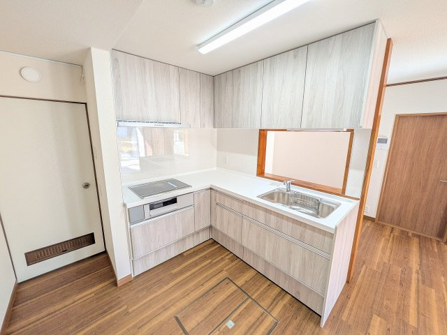 八王子市　川町　中古戸建てのキッチン|～新規交換済のシステムキッチン～