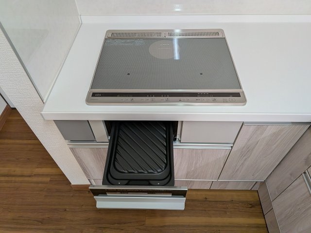 八王子市　川町　中古戸建てのキッチン|～ＩＨコンロは、小さいお子様やご老人がいらっしゃるご家庭におススメ～
