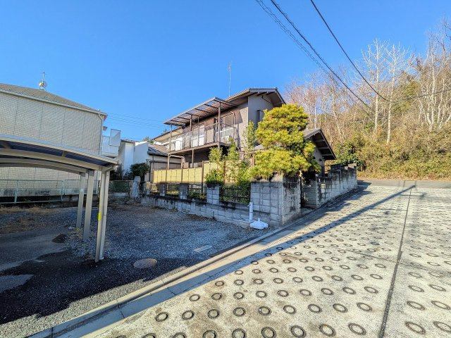 八王子市　川町　中古戸建ての前面道路含む現地写真|～北西側2.9ｍ・北東側5ｍ道路に面しています～