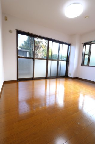 ベルファースト府中の居間・リビング