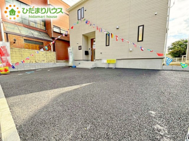 【駐車場】 | 水戸市西原第9　新築戸建　2号棟 | 時間がない時もらくらくと車の出し入れができる並列駐車場を完備！！