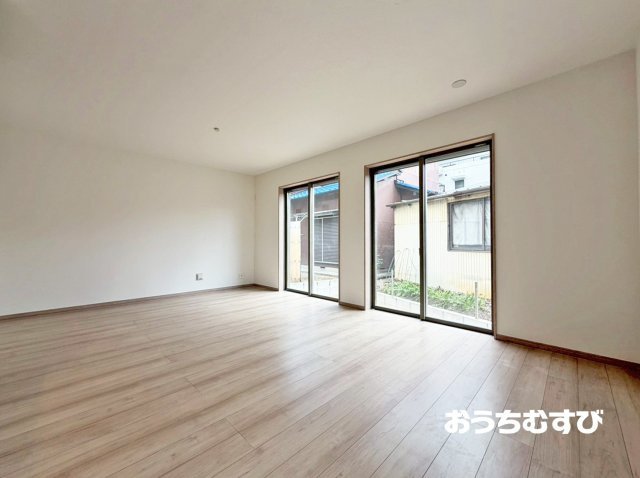 守山区川村町（全1棟）の居間・リビング