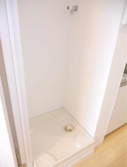 Prague　ルームコート　IHコンロ　敷地内ゴミ置場の設備