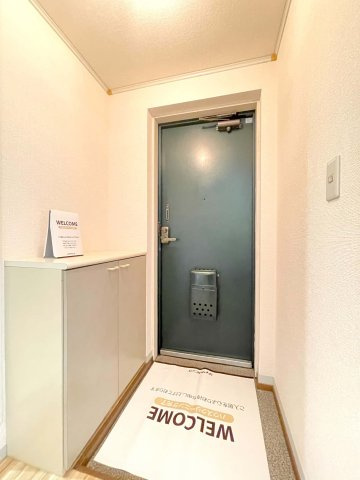 メゾンセピアCの玄関|※写真は別室です。