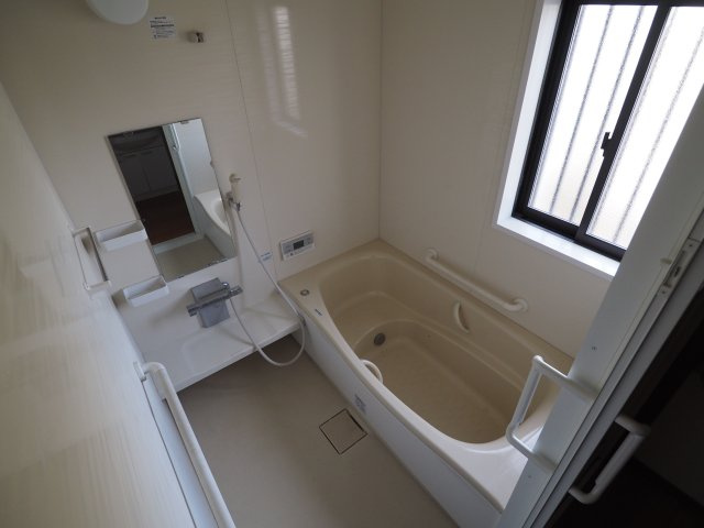 安中中宿貸戸建住宅の浴室