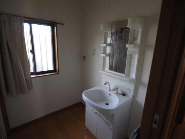 安中中宿貸戸建住宅の洗面所