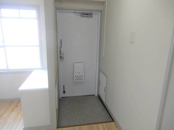 ビレッジハウス私部2号棟の玄関|ビレッジハウスの同一物件・同一タイプの間取りの写真です