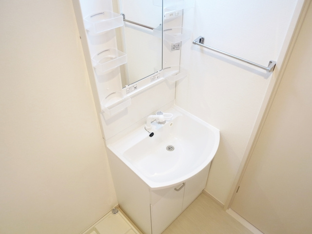 リブリ・グリーン東新小岩の洗面所|独立洗面台完備！