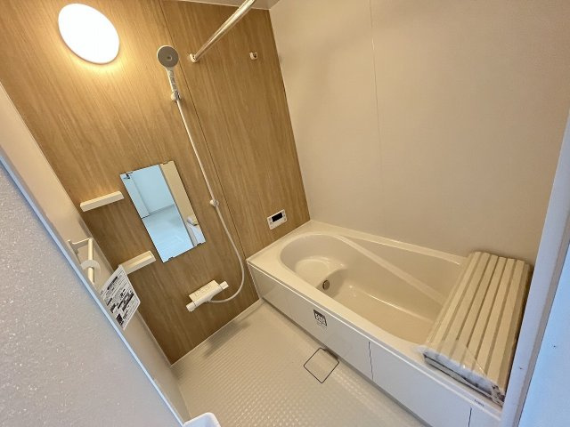 【内装】 | 糟屋郡宇美町障子岳南2丁目2期　1号棟（全2棟）【仲介手数料無料・0円】 | 施工例。浴室です。施工例は完成時と異なる場合があります。