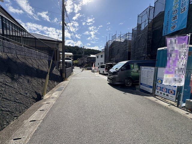 【その他】 | 糟屋郡宇美町障子岳南2丁目2期　1号棟（全2棟）【仲介手数料無料・0円】 | 現地写真。前面道路です。