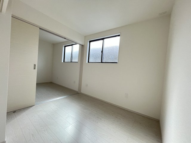 【子供部屋】 | 糟屋郡宇美町障子岳南2丁目2期　1号棟（全2棟）【仲介手数料無料・0円】 | 施工例。施工例は完成時と異なる場合があります。