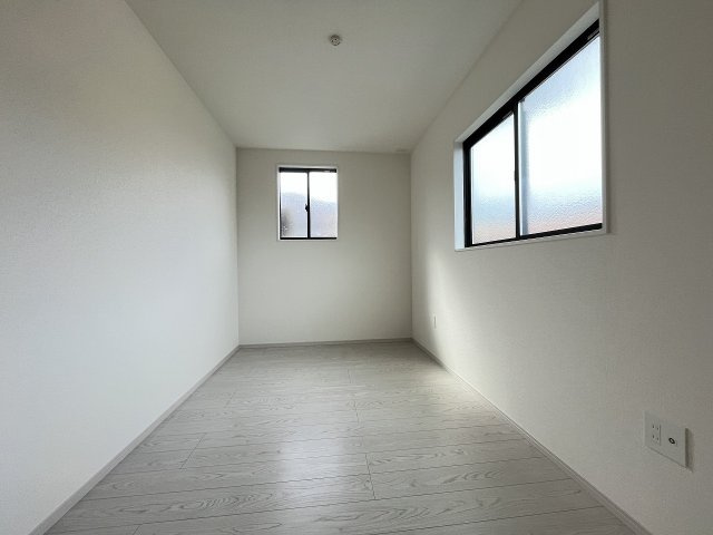 【子供部屋】 | 糟屋郡宇美町障子岳南2丁目2期　1号棟（全2棟）【仲介手数料無料・0円】 | 施工例。施工例は完成時と異なる場合があります。