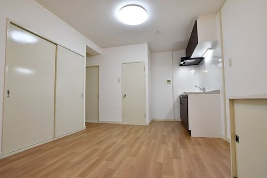 朝日向島マンションの居間・リビング