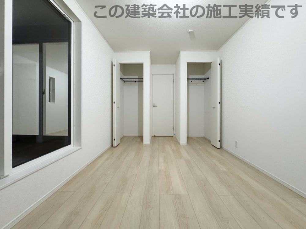 耐震+制震の家 高屋町：住宅性能取得物件 2号棟の洋室|各居室に収納を備えました