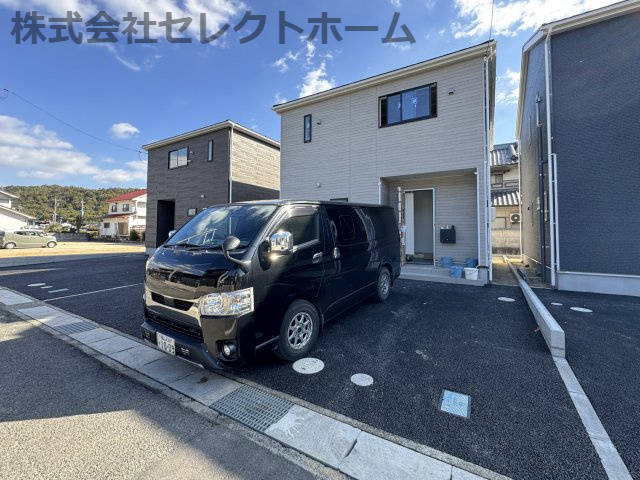 ★先着順販売受付開始！
◎耐震+制震の家 高屋町：住宅性能取得物件 2号棟
★子育てグリーン住宅：40万円交付対象物件
◎高屋小学校徒歩14分
◎ゆめタウン小徒歩8分
◎子守唄の里高屋駅徒歩5分

