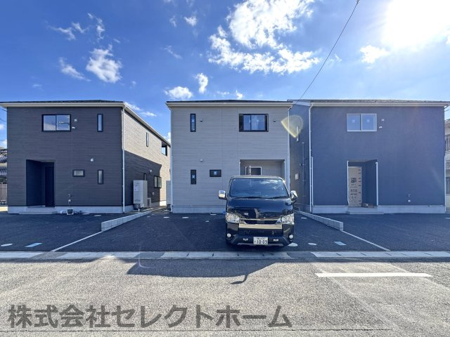 耐震+制震の家 高屋町：住宅性能取得物件 2号棟の完成予想図|★先着順販売受付開始！
◎耐震+制震の家 高屋町：住宅性能取得物件 2号棟
★子育てグリーン住宅：40万円交付対象物件
◎高屋小学校徒歩14分
◎ゆめタウン小徒歩8分
◎子守唄の里高屋駅徒歩5分